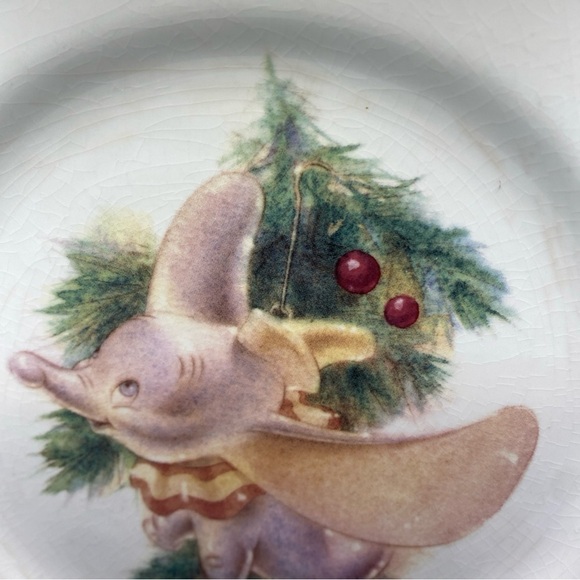 Disney Direct VTG RARE Holiday Lunch/ Salad 8 5/8” Plate Retired Dumbo - Picture 7 of 8